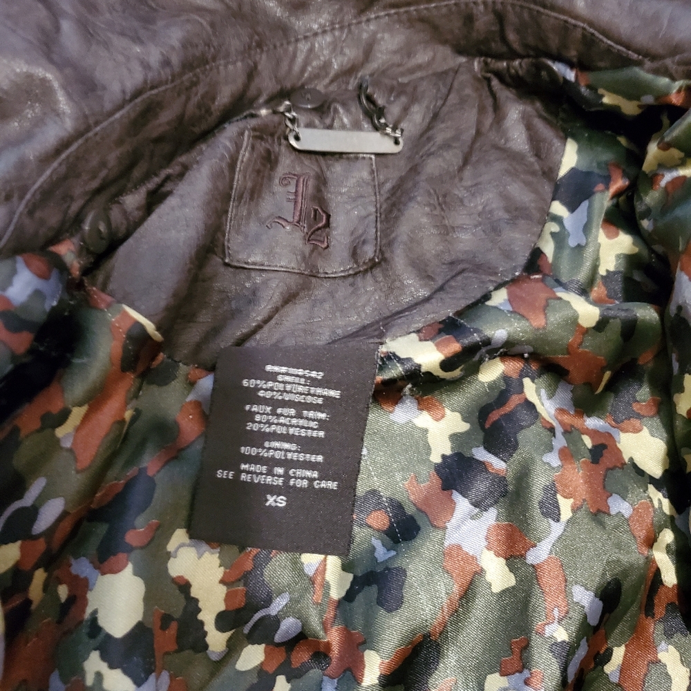 Leather jacket - Picture 2 of 3
